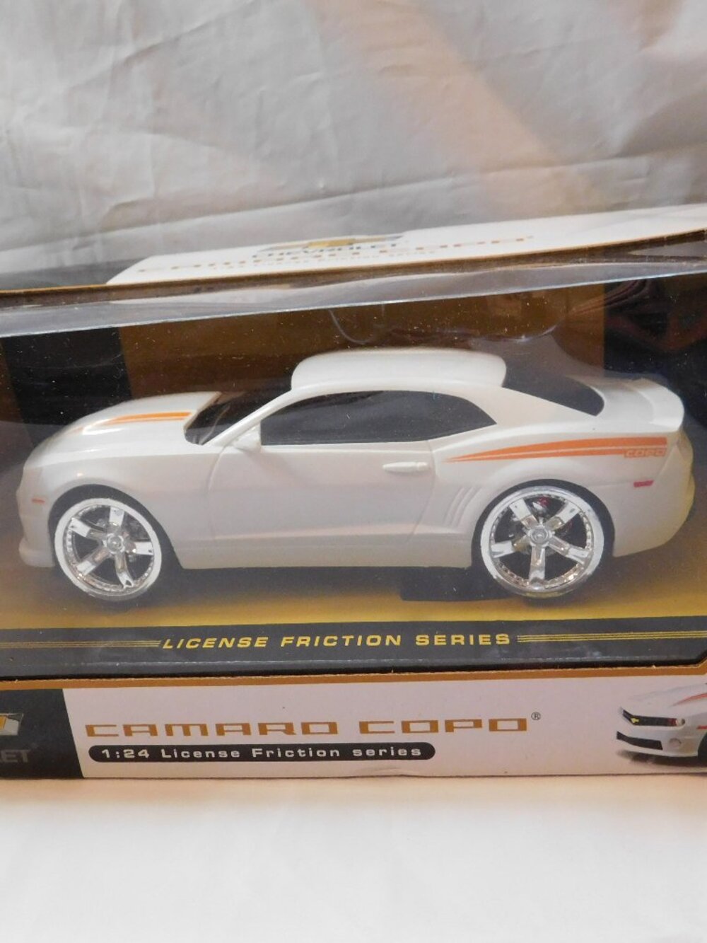 Chevrolet Camaro COPO 1:24 License Friction Series Toy White Car New In Box